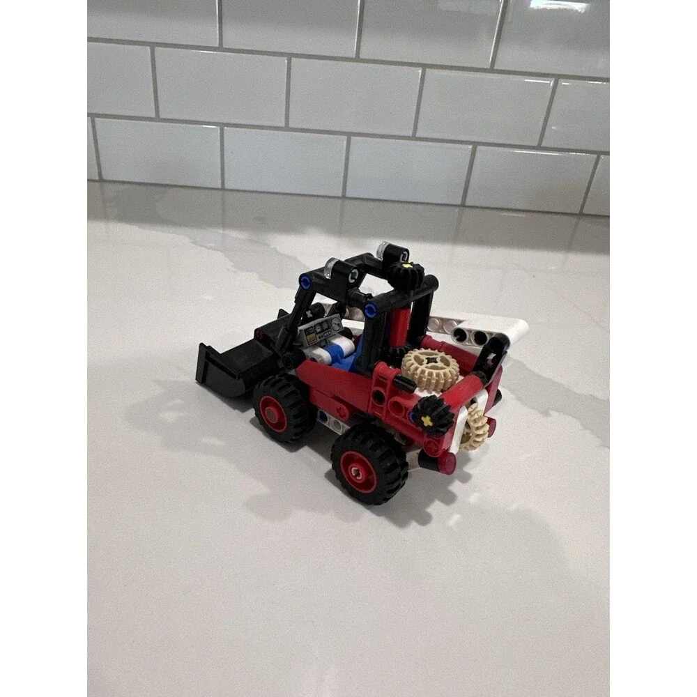 LEGO Technic Skid Steer Loader (42116) – Complete & Built – Great Condition